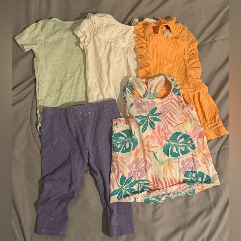 Great Condition! 5 Girls Outfits, 12 Months
